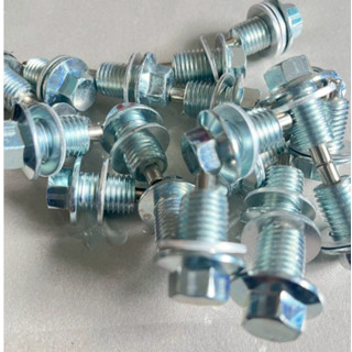 น็อตถ่ายน้ำมันเครื่อง W.125 แบบมีแม่เหล็กดูด มอเตอร์ไซค์