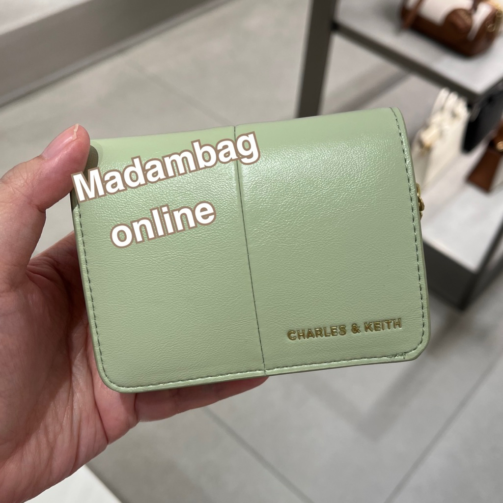 CHARLES & KEITH Simone Short Wallet กระเป๋าสตางค์ใบสั้น