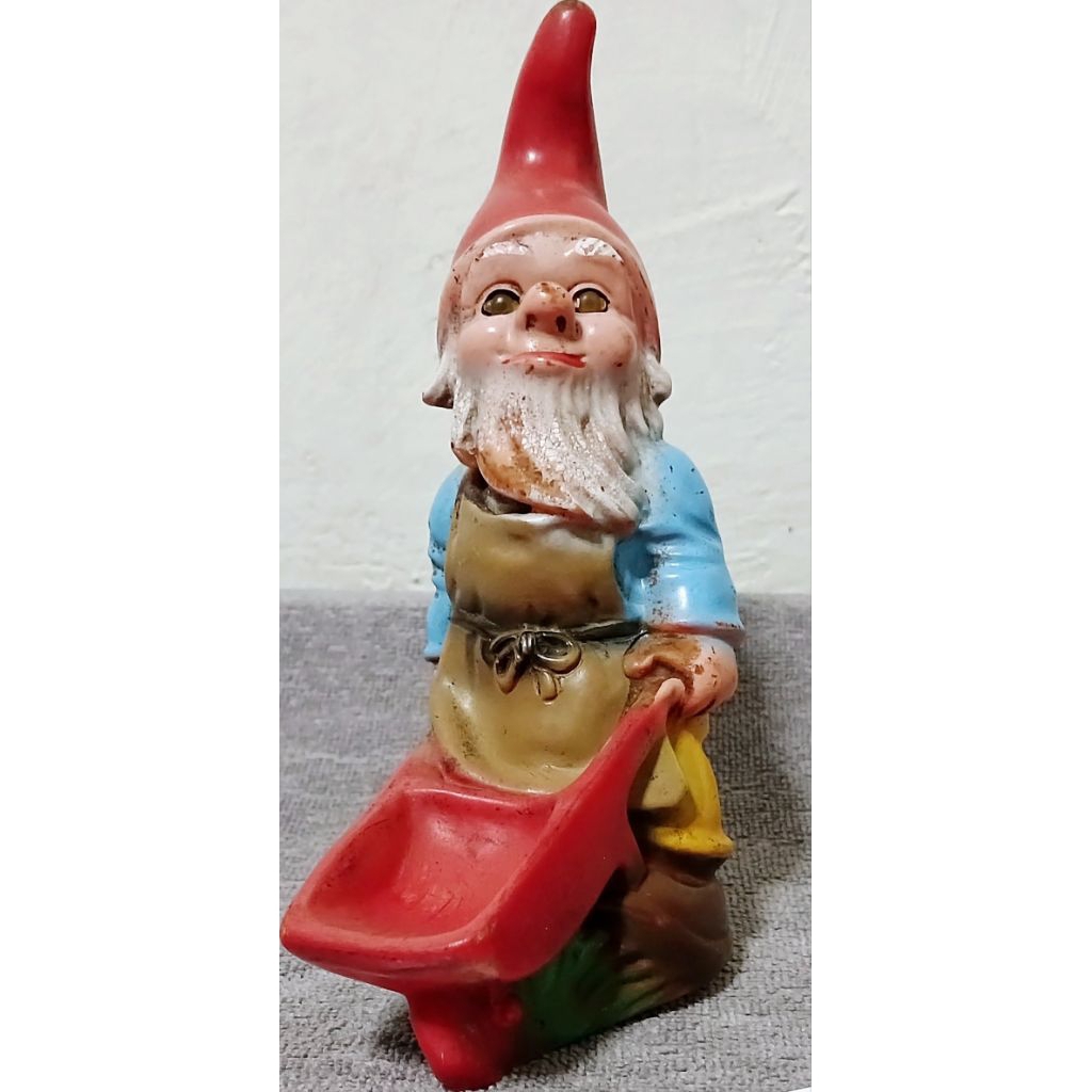 โมเดลฟิกเกอร์ Garden Gnome With Wheelbarrow, Zeho, Dwarf ของแท้ งานเก่า ปี 1953 มีรอยบ้างตามกาลเวลา 