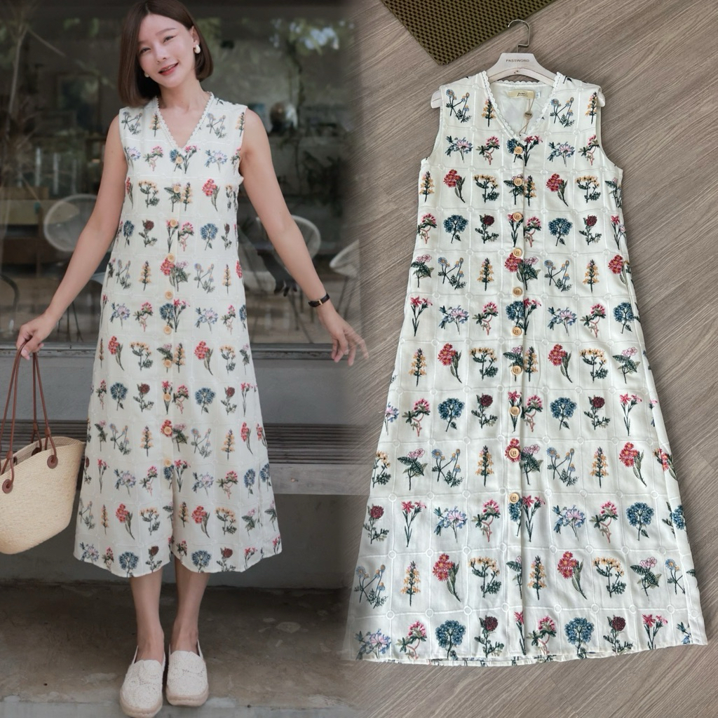 Password  6254 • เดรสคอวีกระดุมหน้าผ้าคอตตอน ปักลายดอกไม้ APPLECLOSET