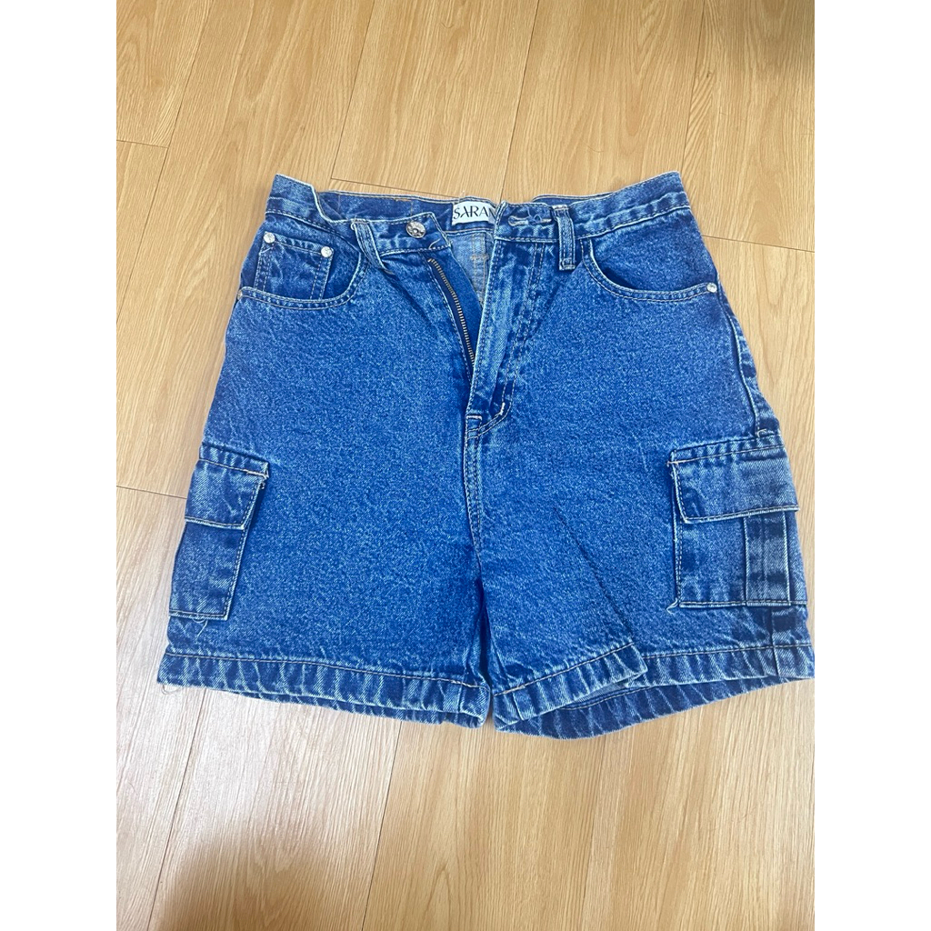 กางเกงยีนส์ขาสั้น ป้าย Saran