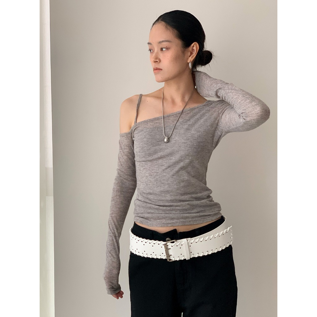 (พร้อมส่ง) Clothestoryy – Sissy Tee เสื้อยืดแขนไหล่เฉียง ผ้าบางเลเยอร์ 2 ชั้น