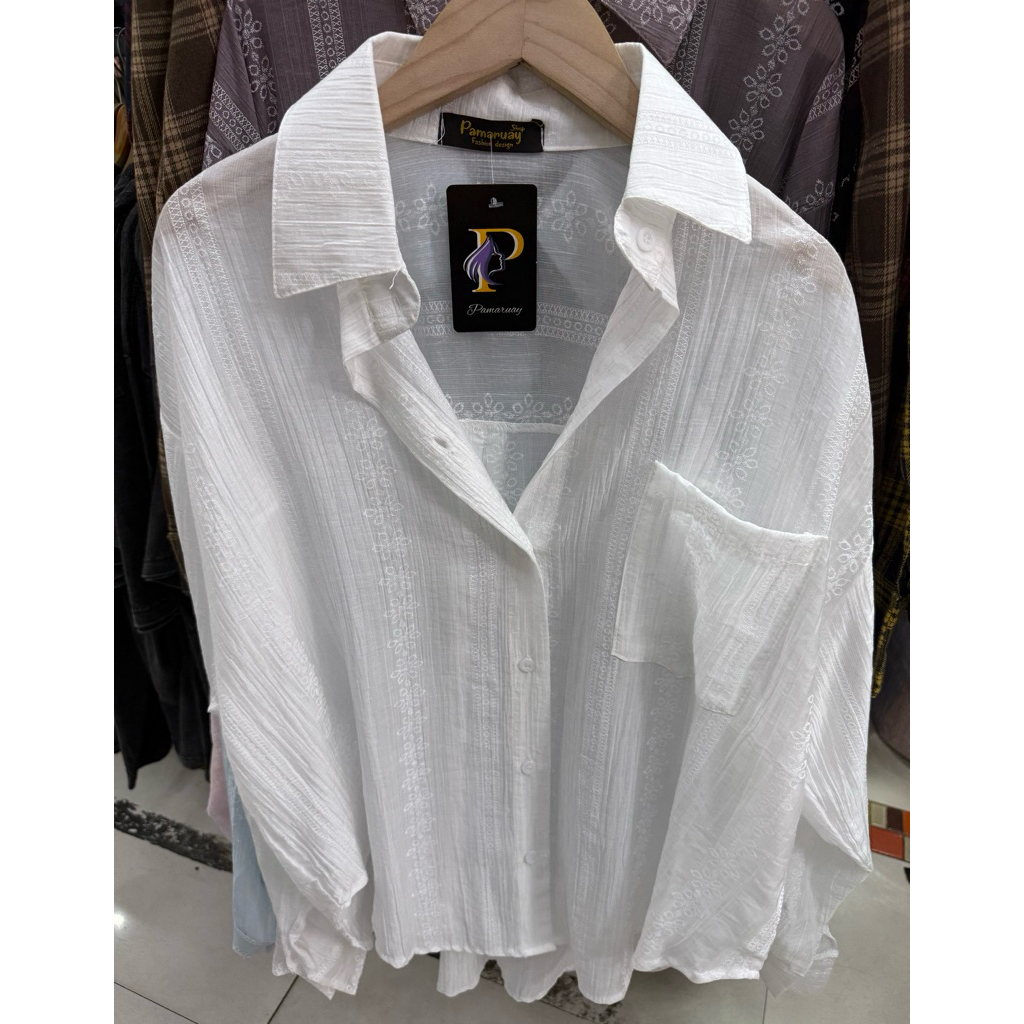 (อก 50“) เสื้อเชิ้ตแขนยาว (พิมพ์ลายฉลุ)   กระดุมหน้า “แต่งกระเป๋า” ราคา ถูกที่สุด ดีลบีเคเค แกลเลอรีภาพที่ 4