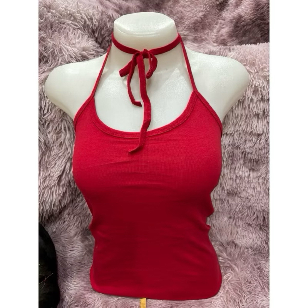 เสื้อสายเดี่ยวแบบผูกคอยาวเต็มตัวขนาดฟรีไซด์  มีให้เลือกหลายสี ผ้ายืดตามตัว ใส่สบายไม่ร้อน