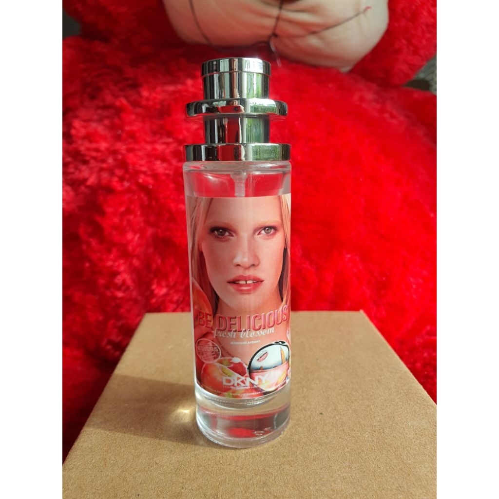 น้ำหอม DK apple ชมพูบรรจุในขวดสเปรย์แก้ว 35 ml