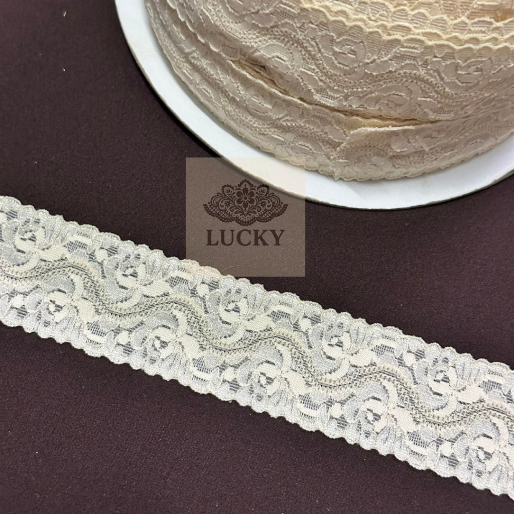 ลูกไม้ LUCKY - ลูกไม้ยืดสีเนื้อขนาดนิ้วครึ่ง
