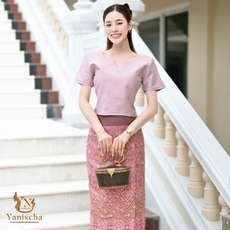 ชุดร้านญาณิศชา ผ้าไทย ชุดไทย เสื้อผ้าไหม แพรทิพย์ ผ้าถุงสำเร็จทอลาย เสื้อสีชมพูกะปิ