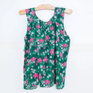 เสื้อคอกระเช้าคละลายโทนสี เสื้อคนแก่ ผ้าแมมเบิร์ต ผ้านิ่มใส่สบาย พริ้วไหวมาก