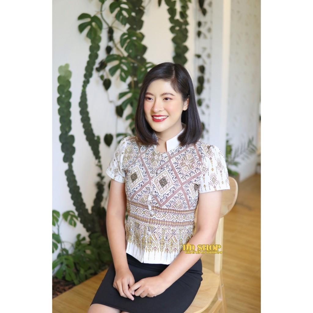 ผ้าฝ้ายพื้นเมืองหญิง คอจีนลายไทย ทรงสวย ใส่แล้วดูดีสุภาพเรียบหรู มีหลายแบบให้เลือก