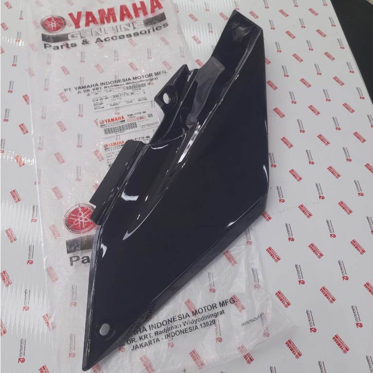 B3MF171E00 ฝาข้างซ้ายตัวหลัง สีดำ แท้ YAMAHA B3M-F171E-00