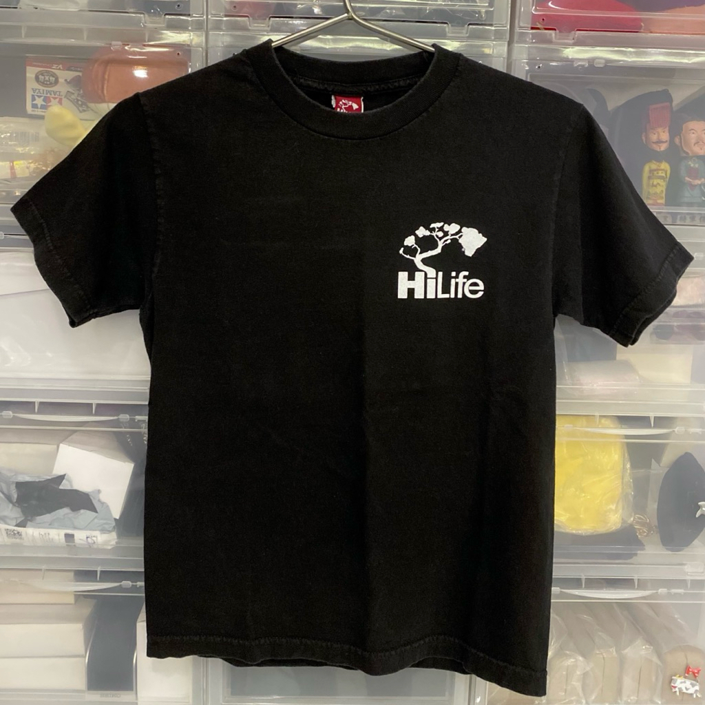เสื้อยืด HiLife :: Size S - สีดำ 🪵🌴 HI LIFE THE ALOHA STATE