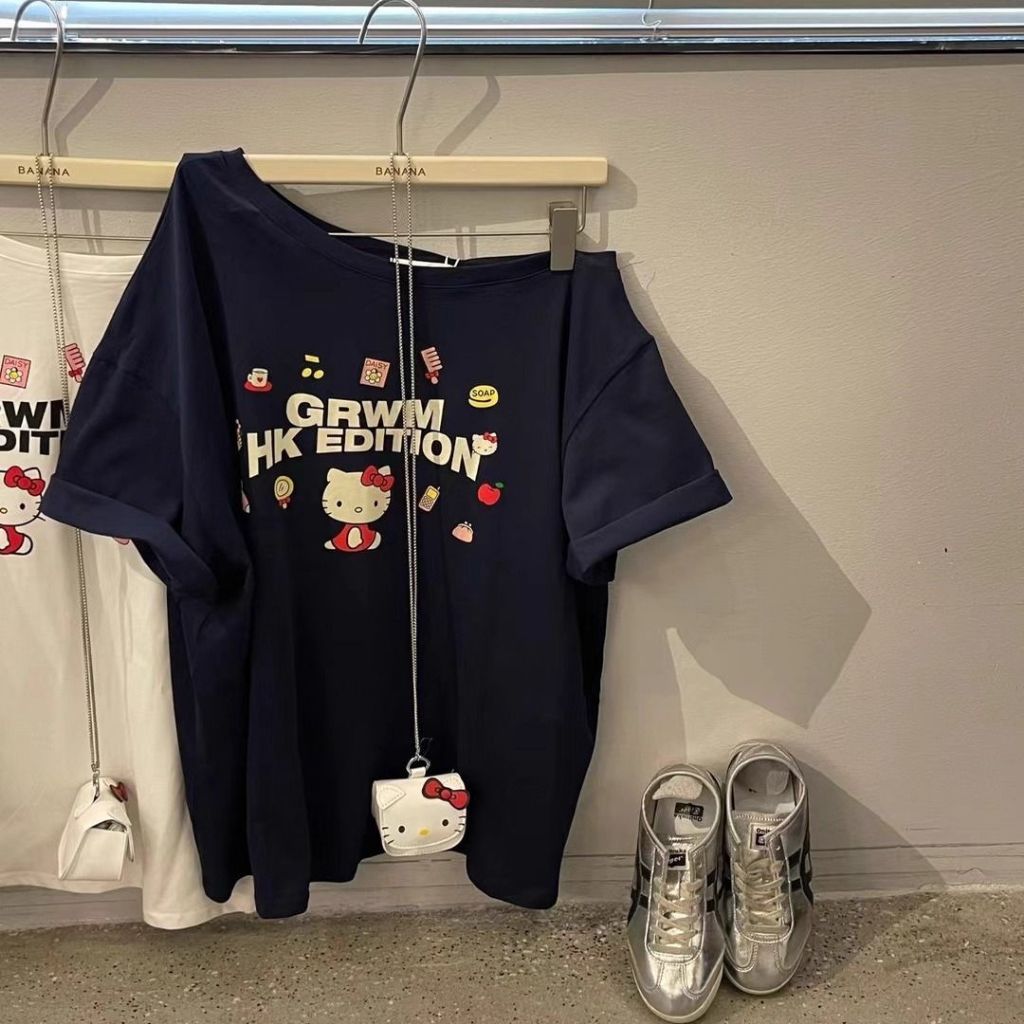 ปาดไหล่ได้ เสื้อยืดแขนสั้น สไตล์เกาหลี oversize เสื้อผ้าแฟชั่นวัยรุ่นน่ารัก คอกว้าง มินิมอล เสือใส่สบาย ลายการ์ตูน XXL