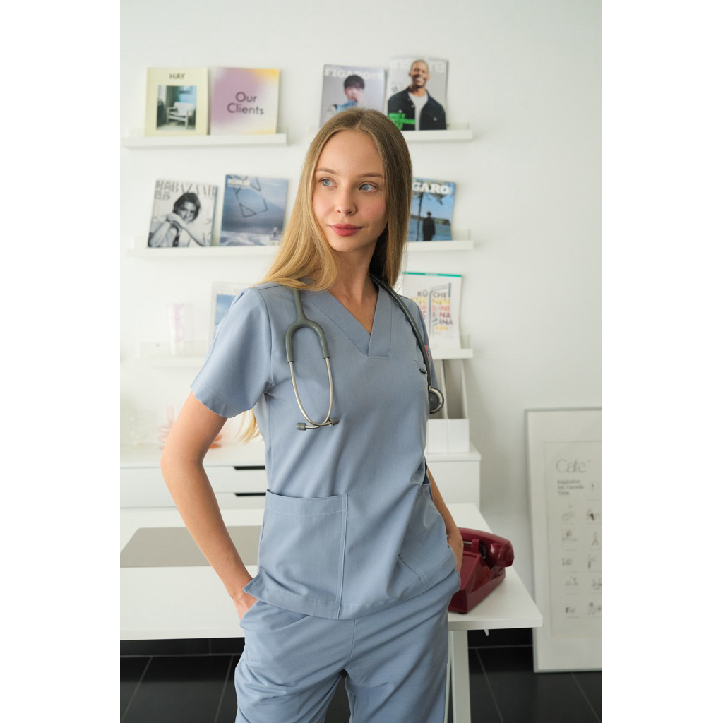 ชุดสครับ Women พร้อมปักชื่อ (รอสินค้า 5-7 วันทำการ) HOURS.Scrub | First Hours Collection ชุดสครับคอว