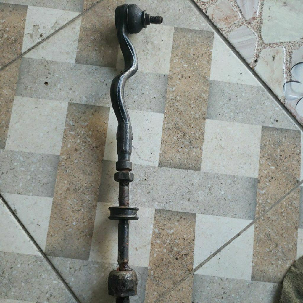 ลูกหมากปลายแร็คด้านขวา Right tie rod 1139316 BMW E36 Z3