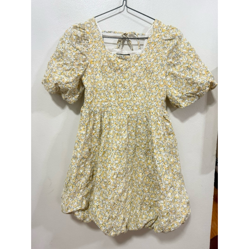 เดรสทรงบอลลูนงานป้ายyiren yulanไซด์sมือสอง ไม่มีตำหนิ