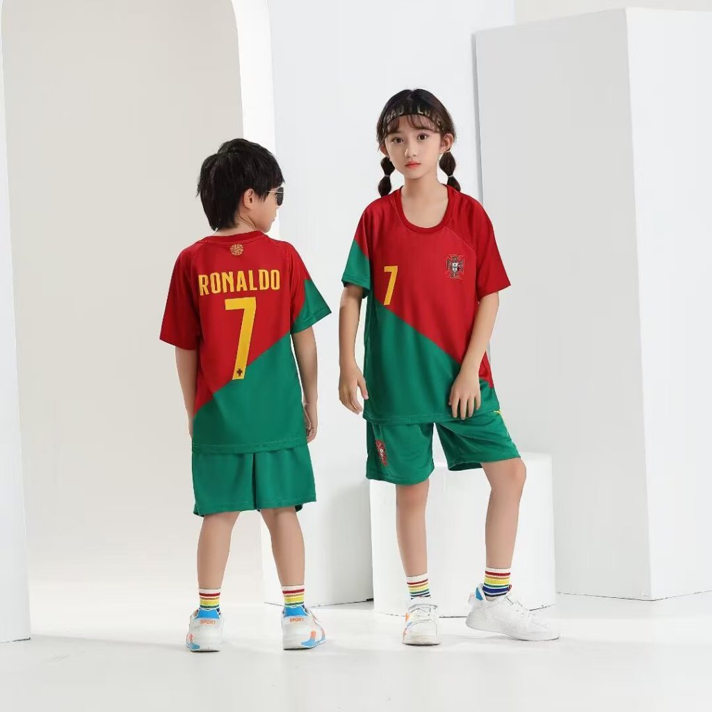 ชุดฟุตบอลเด็ก โรนัลโด้ ไซส์ 7 2025-2026 รุ่นล่าสุด เสื้อตัวบน + กางเกง