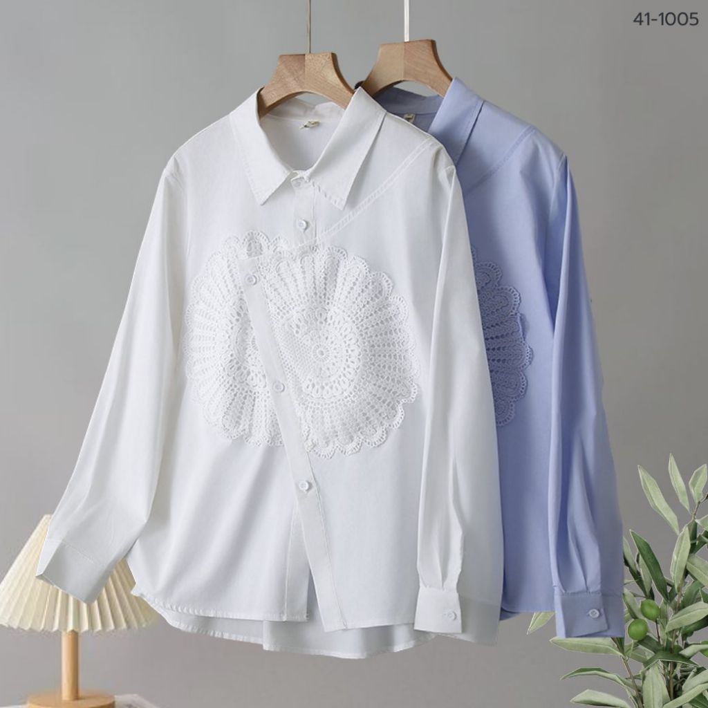 41-1005 เสื้อเชิ้ตทำงานแขนยาว แต่งลายถักโครเชต์ Lady and the Trim อก 42-50นิ้ว