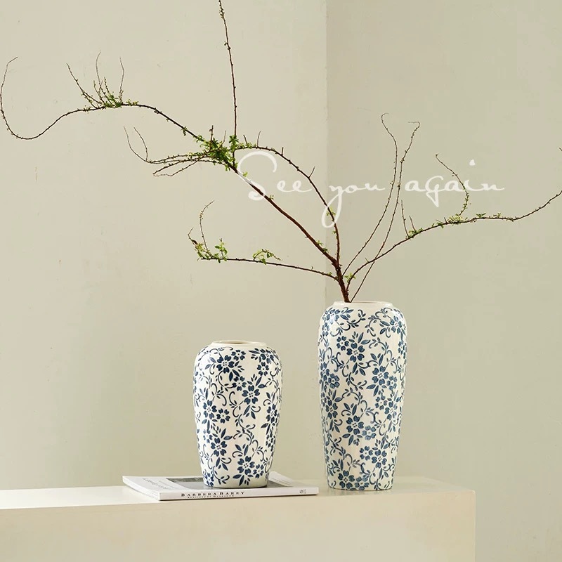 OurHome [พร้อมส่ง] แจกันลายครามจีนสีน้ำเงินและสีขาว Chinese style blue and white porcelain vase แจกันเรียบง่าย