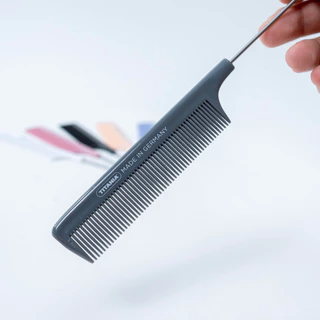 TITANIA Needle Comb หวีปลายเหล็ก หวีแสกผม ด้ามปลายเหล็ก ขนาด 21cm นำเข้าจากเยอรมัน (1 กล่องบรรจุ 1 ชิ้น)