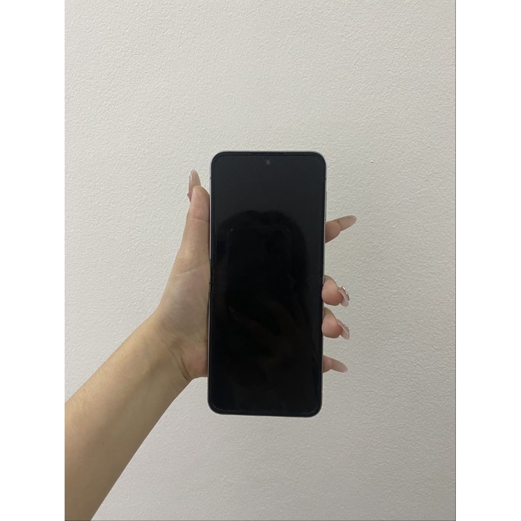 Z Flip 6 มือสอง Samsung Z flip6 สีเทา 256 gb