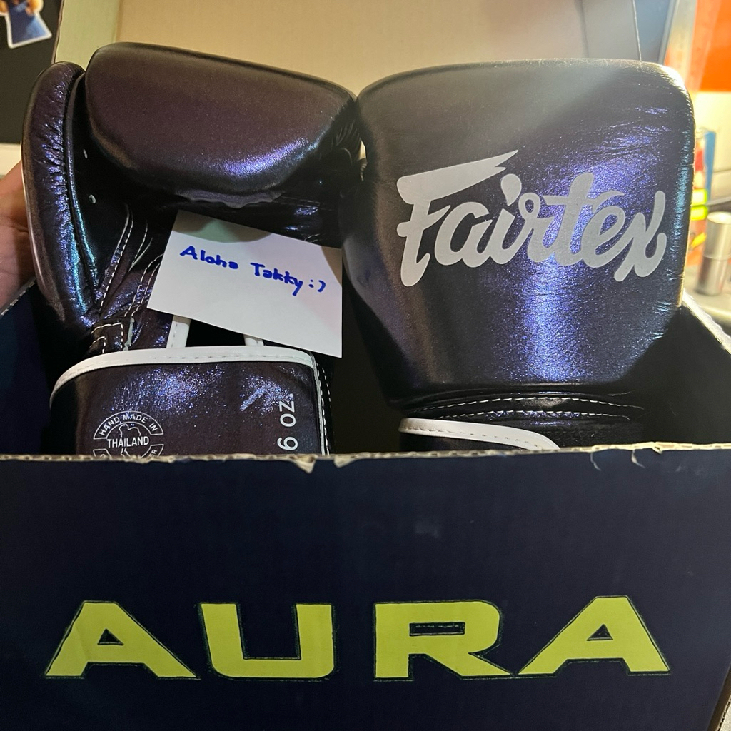 นวมชกมวย Limited Special Edition  Fairtex AURA 16oz. +ผ้าพันมือ Fairtex