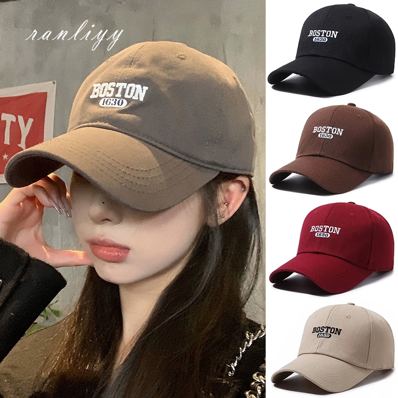 COD🌼หมวกเบสบอลเย็บปักถักร้อยตัวอักษร สีพื้นเรียบง่าย สไตล์เกาหลีแฟชั่น ปรับได้ หมวกกันแดด-Ranliyy