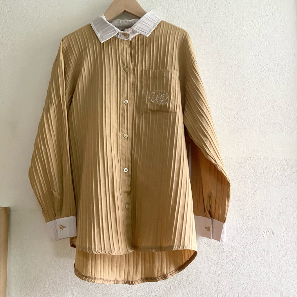 (ส่งต่อ) เสื้อเชิ้ตแบรนด์ warin สีน้ำตาล