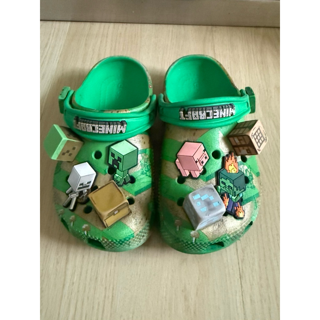 รองเท้ามือสองของแท้ Crocs (size C11/UK11/EU 28-29/JP 18/ Foot Length 18CM)