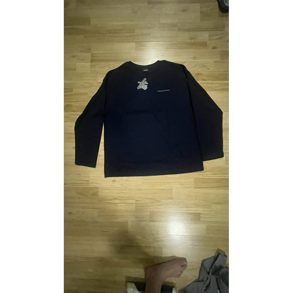 เสื้อยืดแขนยาวสีกรมท่า งานป้ายแท้ URTHE  มือ 1