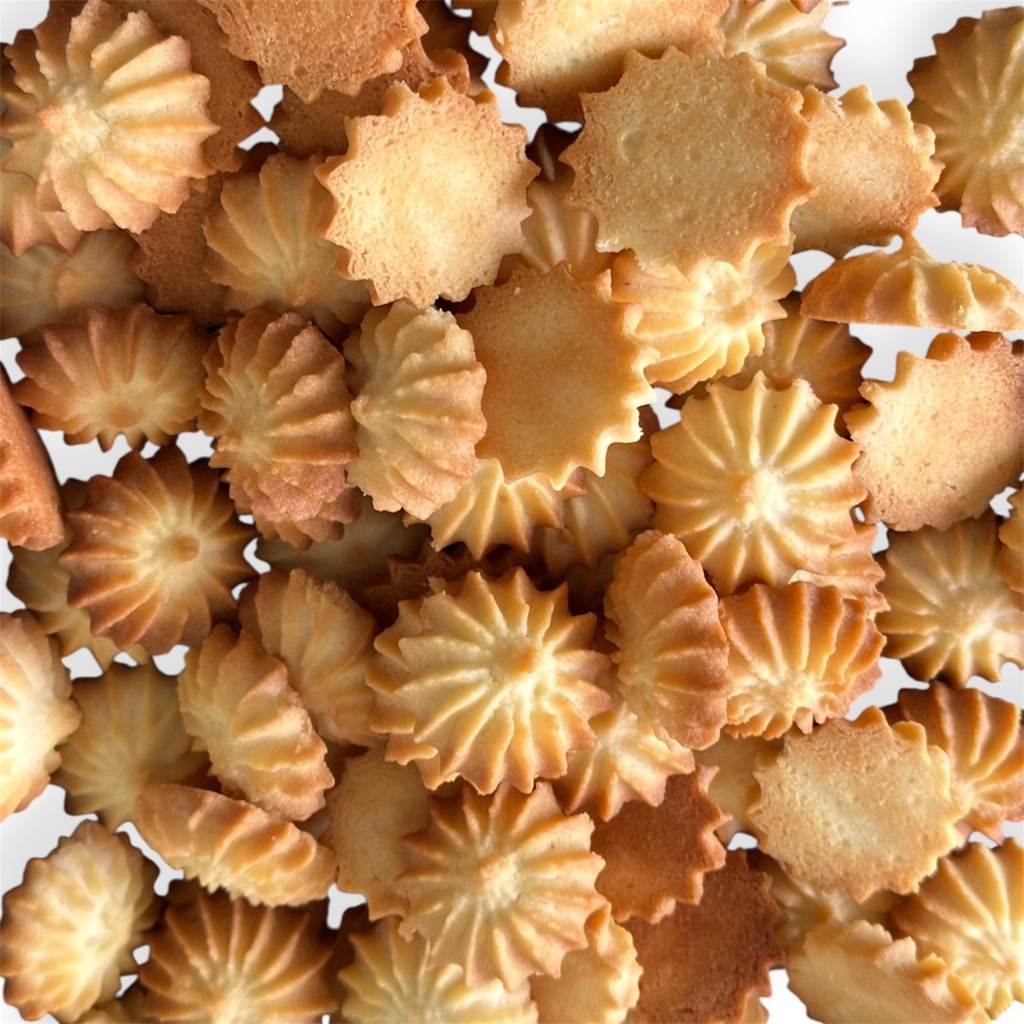 คุกกี้เนยสด  butter cookies มี 4 รสชาติ ชิ้นละ 1 บาท ช็อค กาแฟ ชาเขียว