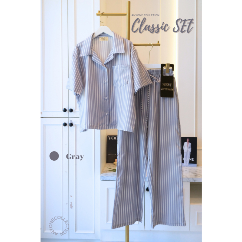 ชุดเซ็ทเสื้อ+กางเกง ✨𝐓𝐡𝐞 𝐂𝐥𝐚𝐬𝐬𝐢𝐜✨ คอลเล็กชั่นล่าสุด หรูหราทั้งชุด มี2ไซส์ให้เลือก #พร้อมส่งนะคะ - รูปที่ 3