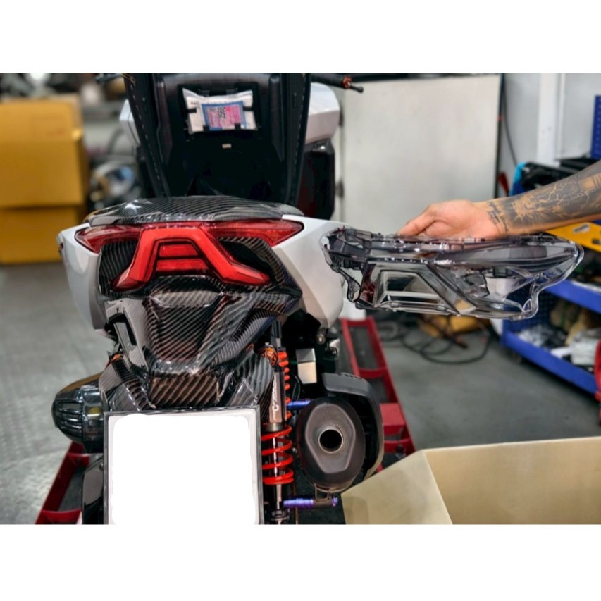 ครอบไฟท้าย สีใส สีสโมค สำหรับ Forza350 ปี 2023 > กรอบไฟท้าย Forza 350 2023 - 2025