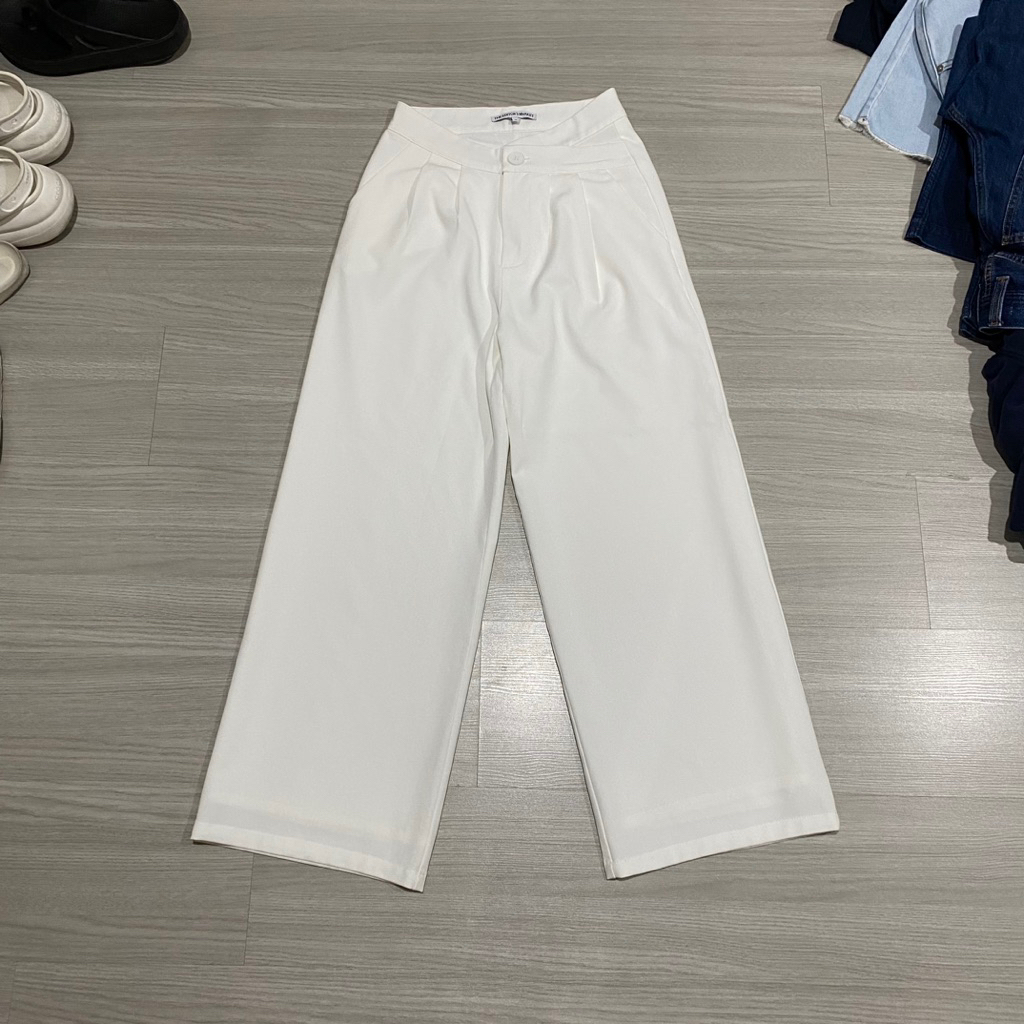 ส่งต่อกางเกง The editor’s market size xs