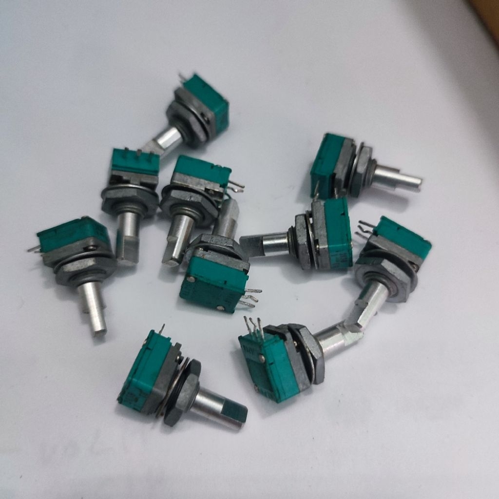 volume Sql. Yaesu FT411