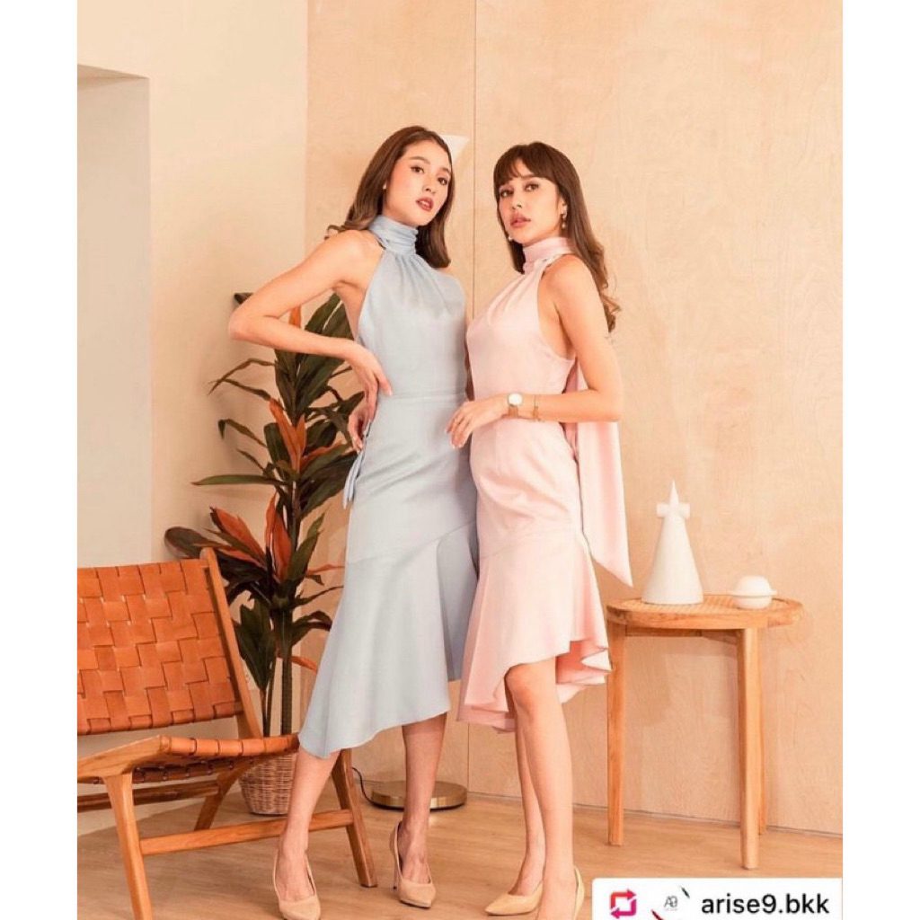 new ariss9💯officialbrand งานตัดชุดเพื่อนเจ้าสาวป้ายห้อย ไม่เคยใส่ ตัดมา 2590 บาท