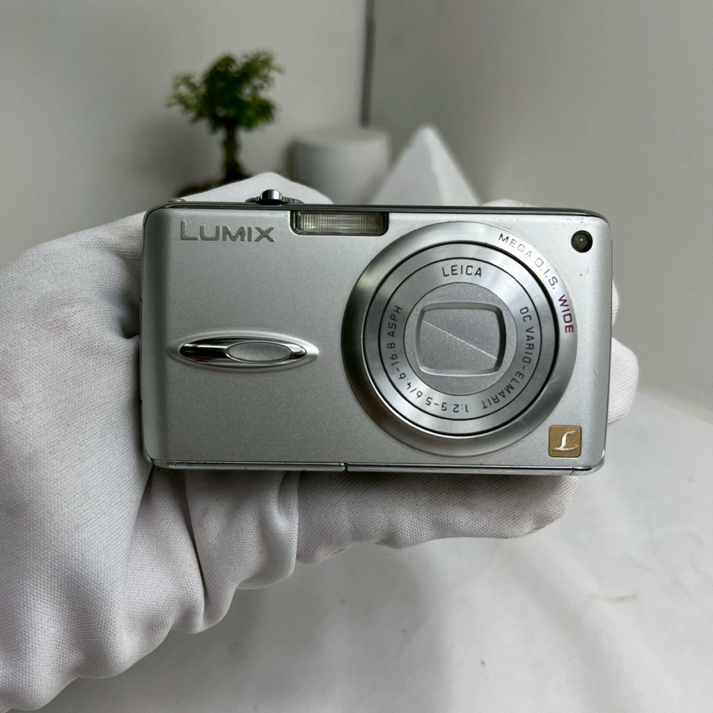 LUMIX FX01 (รุ่นหายากมากๆ)