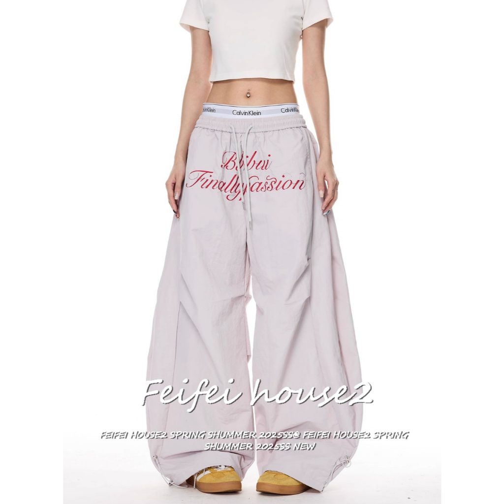 กางเกงวอร์มขากว้างเชือกผูกจีบพิมพ์ลายตัวอักษรภาษาอังกฤษสไตล์อเมริกันย้อนยุคสำหรับผู้หญิง