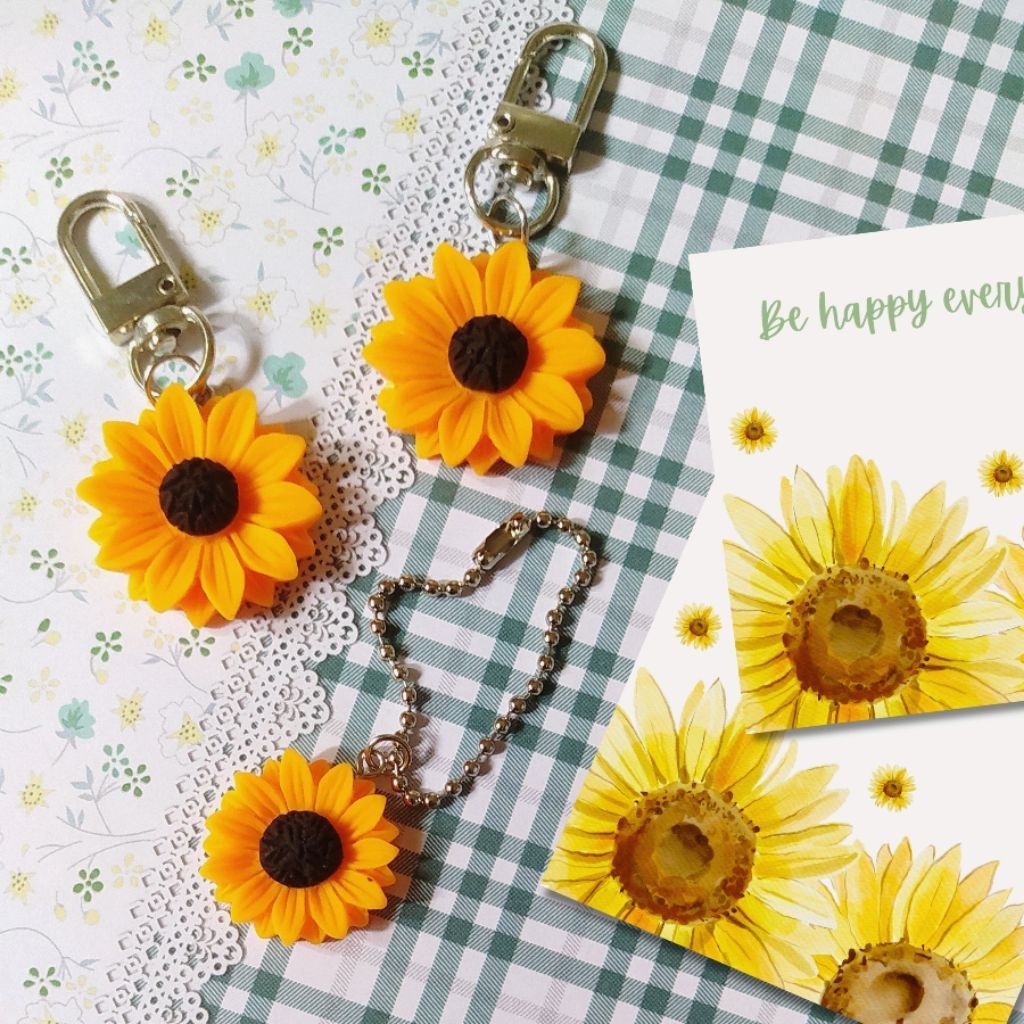 พวงกุญแจดอกทานตะวัน🌻แพ็คพร้อมการ์ดน่ารัก