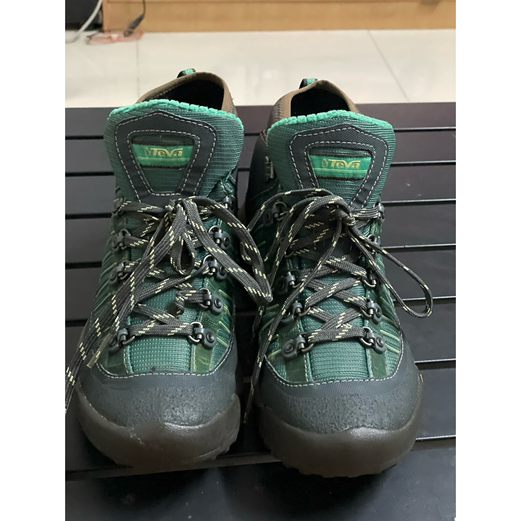 รองเท้าเดินป่า TEVA สีเขียว size 38 ยาว 24“ แท้ 💯 event water proof fabric