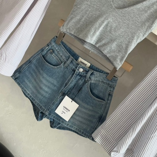 Moonlight Maison semi skirt  กระโปรงกางเกง** ผ้าไม่ยืด ** มีซับกางเกงยีนส์ข้างใน ผ้ายีนส์