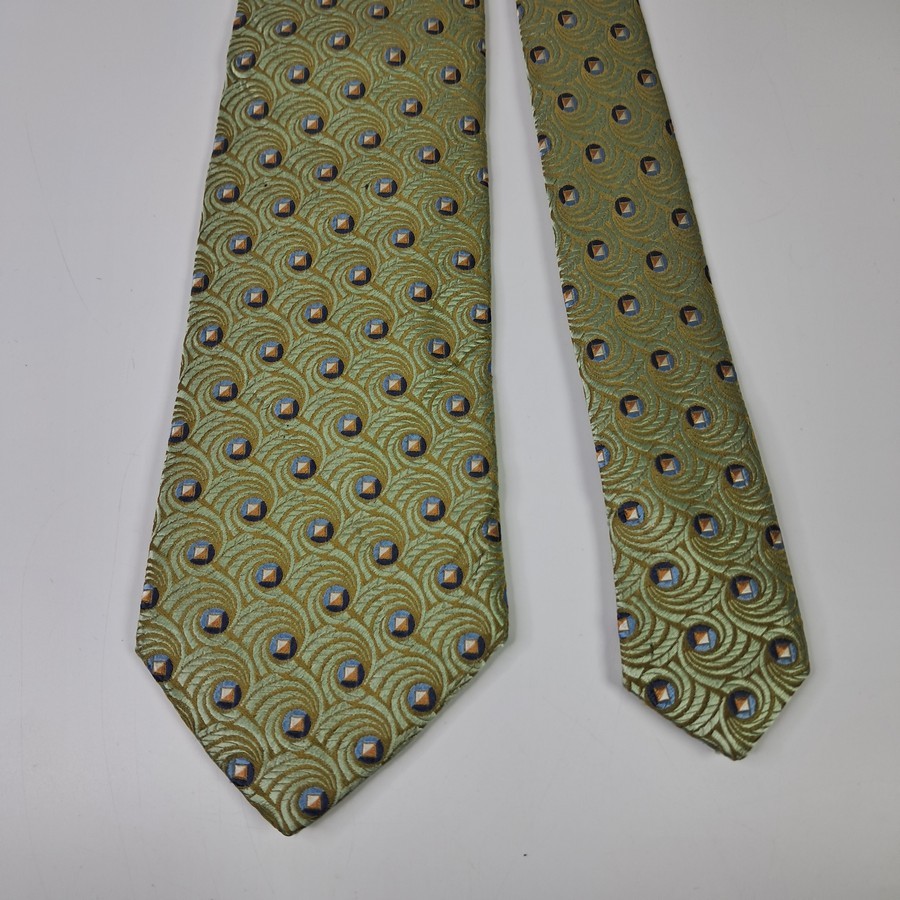 เนคไทมือสอง แบรนด์ดังErmenegildo Zegna Men's Silk Tie Green Peacock Design Made in Italy