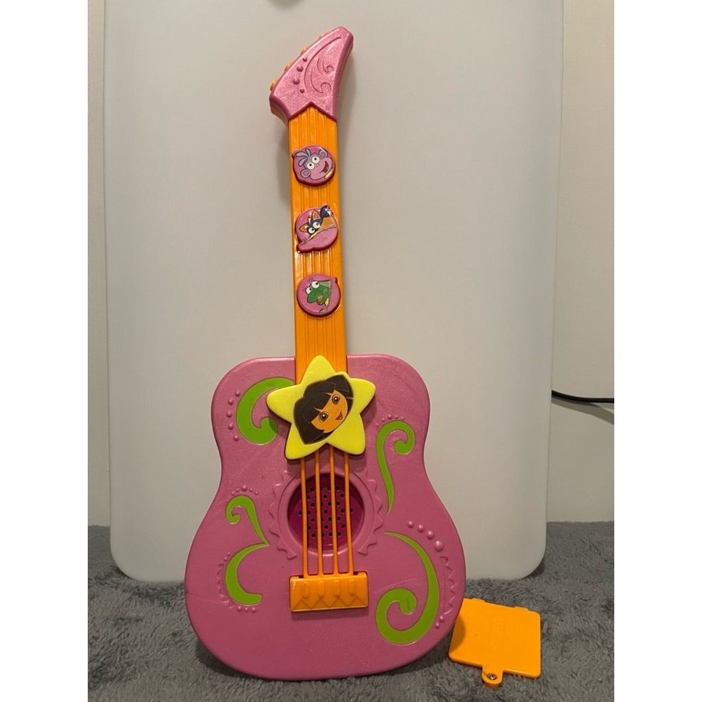 ของเล่นกีตาร์ Fisher-Price Dora the Explorer Singing Star Guitar (มือสอง)