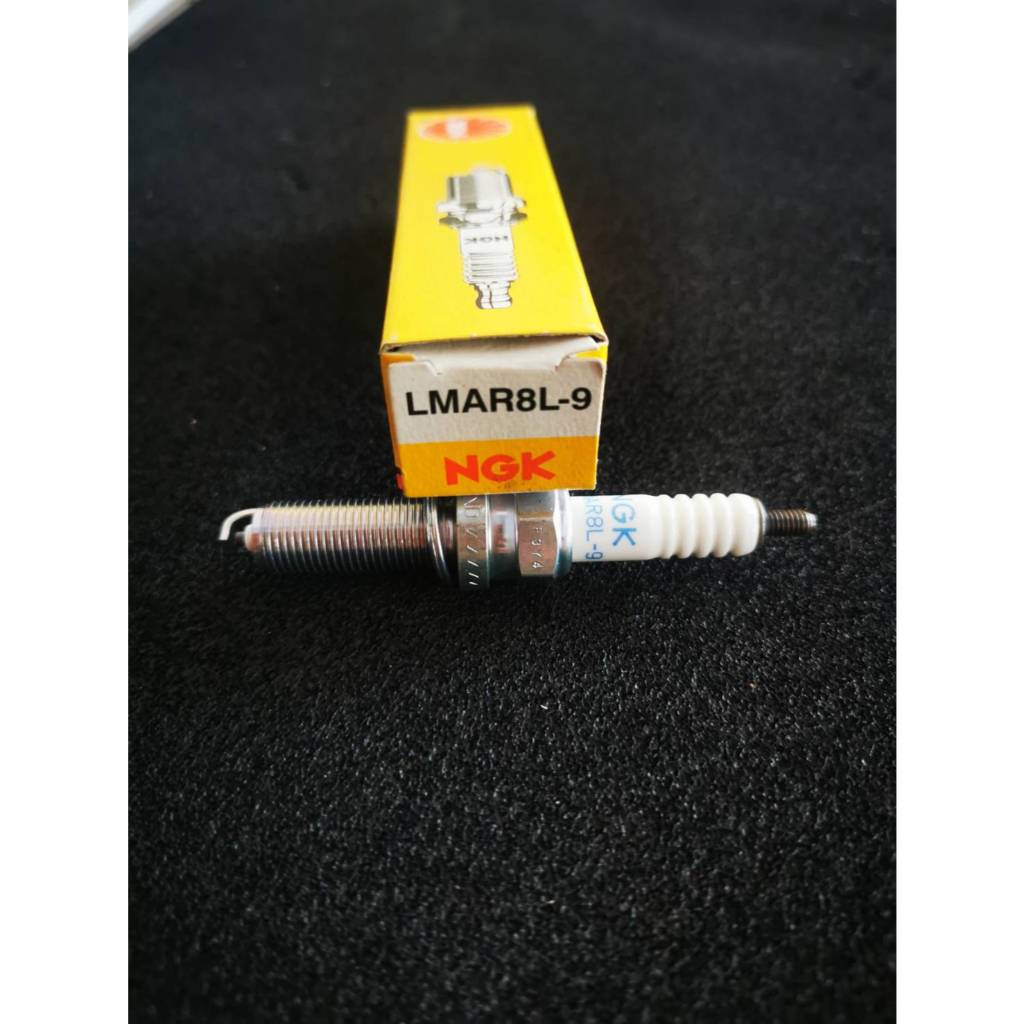 หัวเทียน NGK LMAR8L-9 ขั้ว Nickle ใช้สำหรับ Honda Forza300, Yamaha MT-07, Triumph (1 หัว)