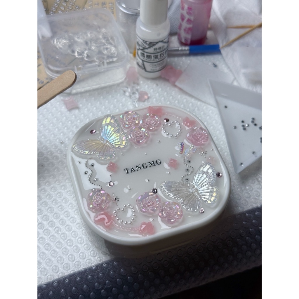 กล่องรีเทนเนอร์ ใส่ชื่อได้ (งานเคลือบเรซิ่น) สไตล์เจ้าหญิง