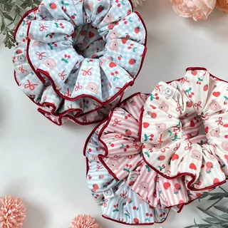 Lamoonist scrunchie • Cherries, bows, and berries