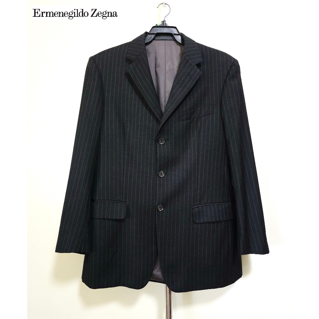 Ermenegildo Zegna เสื้อสูท สีเทาดำ อก 42 นิ้ว มือสอง
