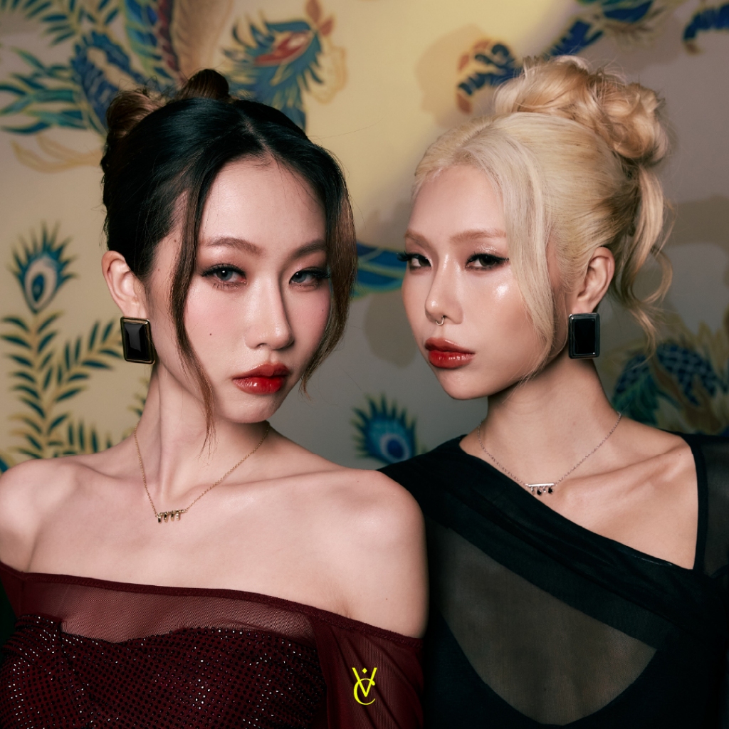 Valichain - Lucky Bao Card Stud Black