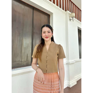เสื้อคอวีปีน กระดุมหน้า อัดกาวทั้งตัว งานพรีเมี่ยมตัดติ้งเนี๊ยบ สวยมาก