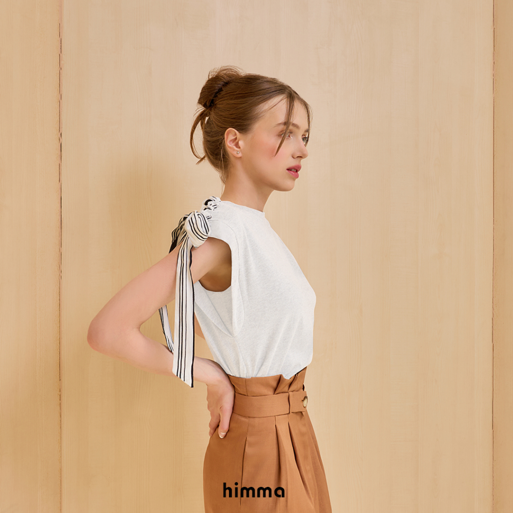 himma "Bowww" Blouse เสื้อผ้ายืดดีไซน์น่ารักมีโบว์ที่หัวไหล่ ผ้ายืดนุ่มใส่สบาย ดูโดดเด่นและใส่ง่าย
