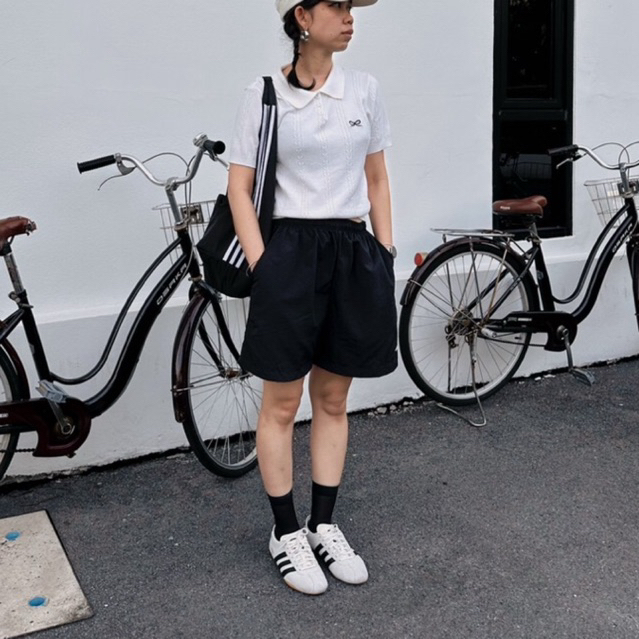 NYLON SHORT PANTS กางเกงขาสั้นไนลอนสีดำ มีกระเป๋าข้างและกระเป๋าหลังใส่ของได้จริง สีเบสิกแนวสตรีท ใส่สบาย nnothing